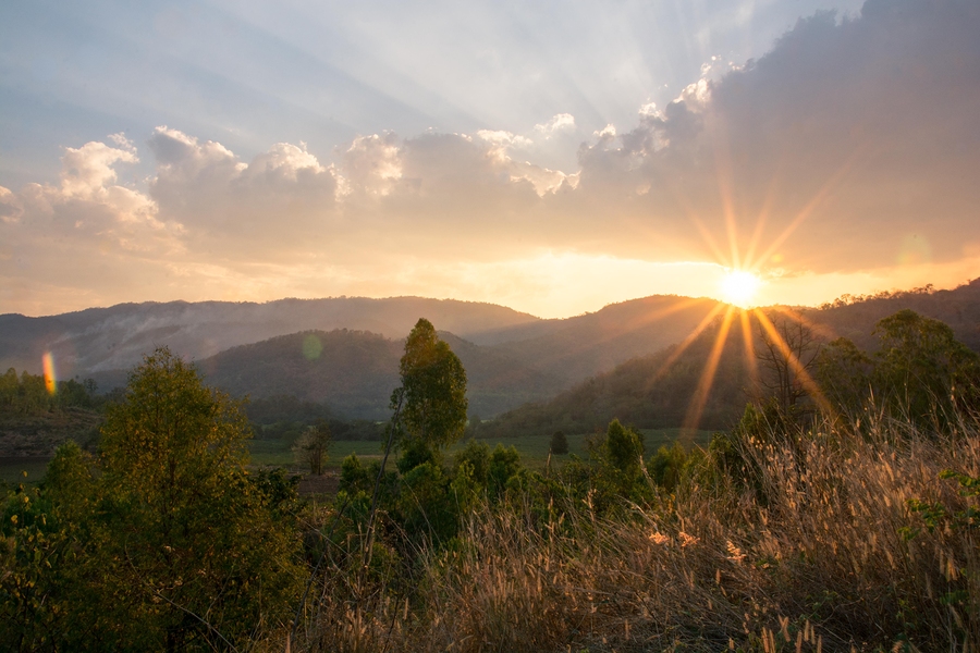 Natural-Sun-Sets-Behind-The-Mo.jpg